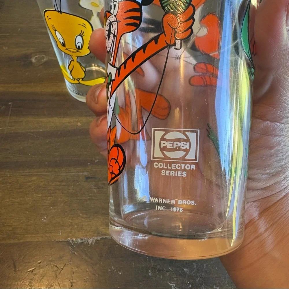 Looney Tunes Tweety 1973 1976 Glass Cup Pepsi Warner Bros Cool Cat Beaky Buzzard